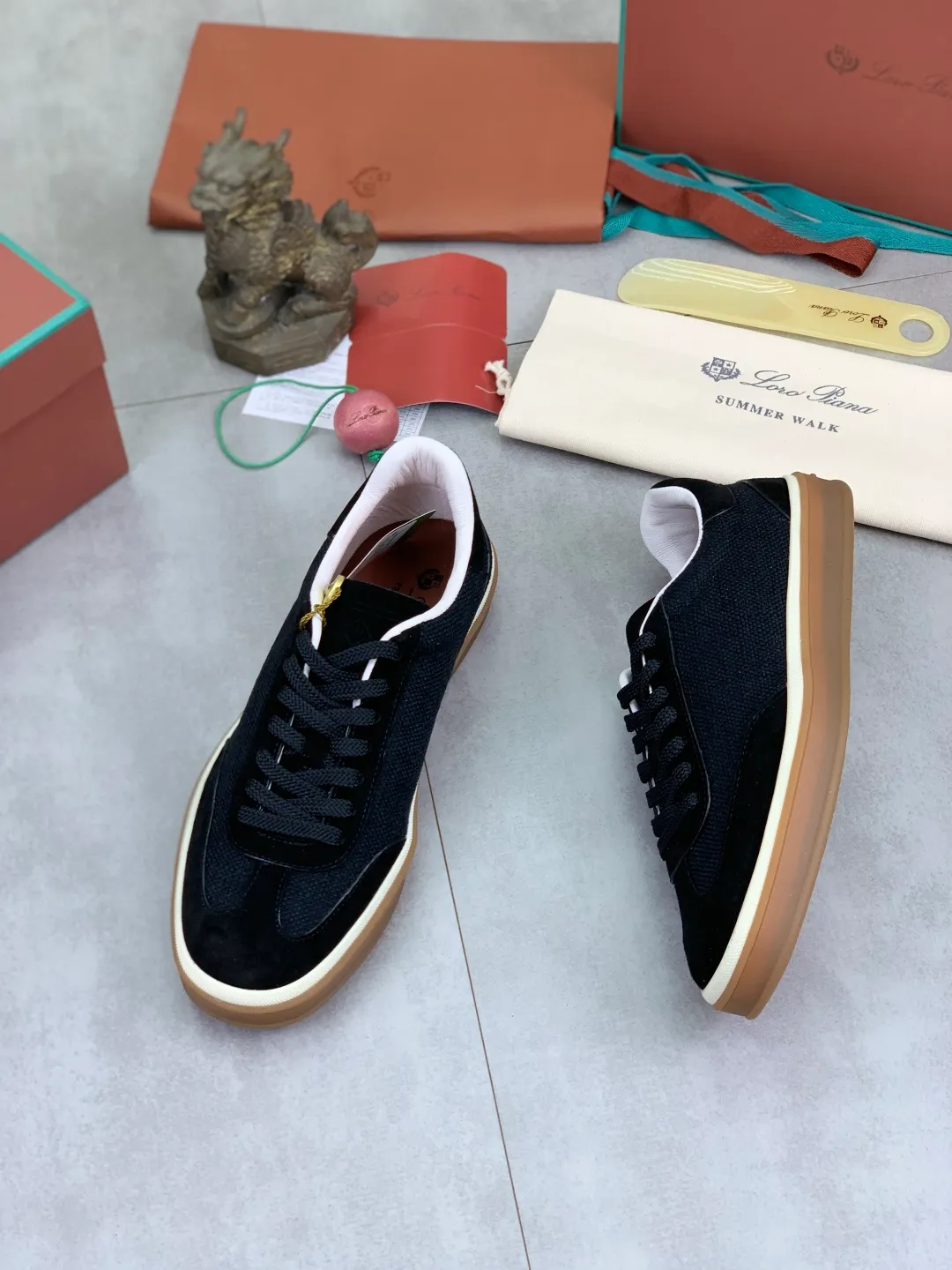 Men's Men's Shoes 💰P560 New Style 💰 The latest casual shoes Loro Piana 💯 Top grade 💯 Buy the original copy 💯 Founded the existing Loro Piana company on April 24, 1924. It is now the sixth generation of family business, providing the best quality products to customers who are discerning about taste and quality. Imported original fly woven fabrics with cowhide fabrics, plain calfskin lining, hand-stitched threads with cowhide feet, original packaging, high-end outsole, size: 38-45 (custom-made for 46), 7️⃣ colors available